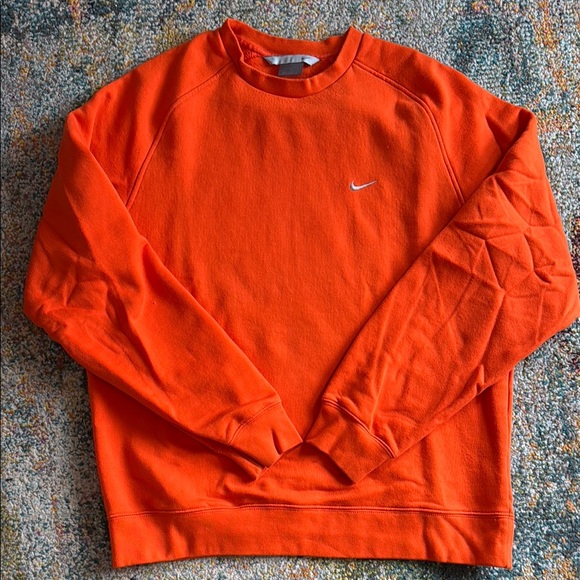 Nike Other - NWOT Nike Solo Swoosh Crewneck